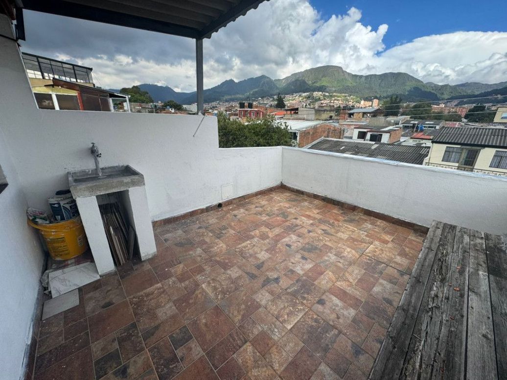 Apartamento de 6 alcobas en venta en Ciudad Berna, Bogotá, 150 m² · foto 18 de 18