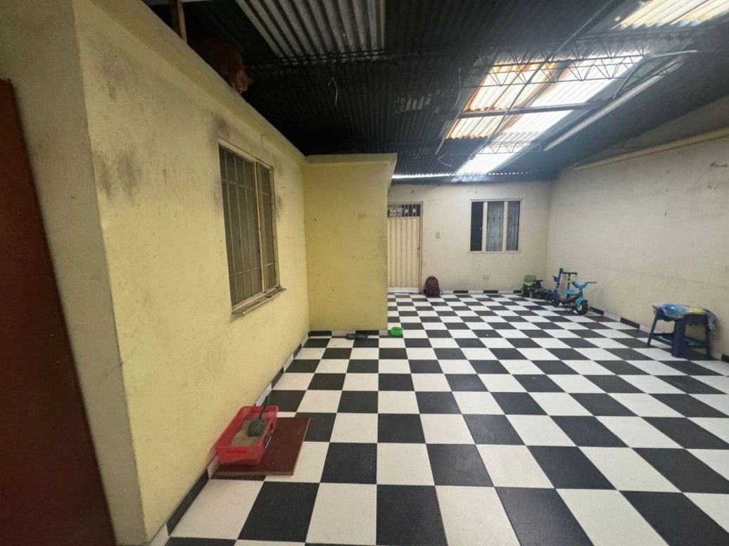 Casa de 7 alcobas en venta en Altos Del Poblado, Bogotá, 295 m² · foto 9 de 12