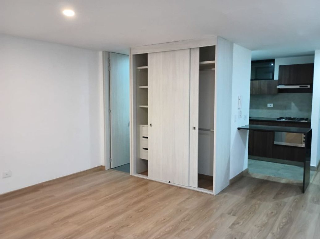 Apartaestudio en venta en Santa Barbara, Bogotá, 33 m² · foto 2 de 11