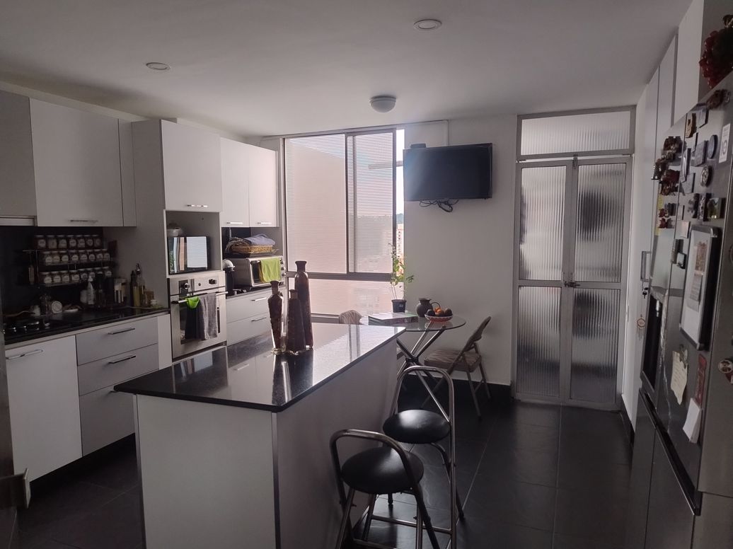 Apartamento de 3 alcobas en venta en Gilmar, Bogotá, 172 m² · foto 11 de 20