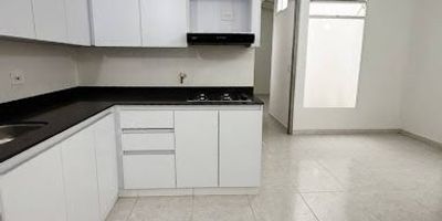 Hermoso, cómodo y amplio apartamento ubicado cerca al rompoy de la 80 con colombia, en muy buena zona residencial, cercano al d1 y con faciles rutas de acceso, no cuenta con parqueadero. para mas informacion contactarse al 3103597461 asesor juan david marin.