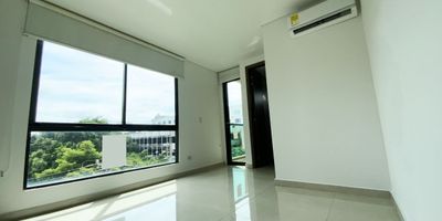 Apartamento en arriendo en Barranquilla, situado en el vibrante barrio Altamira. Este inmueble de estrato 4, ubicado en el piso 4 del Edificio Biel, cuenta con 70 m² de área, distribuidos en 2 habitaciones y 2 baños, ofreciendo funcionalidad y confort. Es una excelente opción para arrendar en Atlántico, en una zona con fácil acceso a servicios y comercios. El canon de arriendo mensual es de $2,800,000. Si busca un apartamento en Barranquilla, este podría ser su próximo hogar. Contacte para más información y agendar una visita.