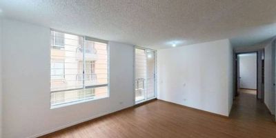 Apartamento en venta de 60 m², con vista exterior, ubicado en un 2do piso (Torre 21 Apto 201), con acceso por escaleras. Cuenta con 3 habitaciones, 2 baños, sala comedor, cocina integral y zona de lavandería, con piso laminado en habitaciones y zona social, y piso cerámico en cocina y baños que aportan practicidad y fácil mantenimiento. El conjunto ofrece espacios pensados para la familia, como zona infantil, zonas verdes, salón comunal y vigilancia privada las 24 horas que brindan seguridad y tranquilidad. Su ubicación es estratégica, cerca al centro comercial Milán Plaza, a supermercados como Tienda D1, Surtimax y Olímpica, con cómodas vías de acceso por la Carrera 12 y la Vía Autódromo de Tocancipá, lo que lo convierte en un lugar acogedor y bien conectado para vivir.
 h_property_nid_ref:  19360028193
 h_property_uuid_detail:  81e464ac-f30b-4fb3-abbc-0cced7e99429
 ubicacion: Tocancipa,Verganzo
 Inmueble ofertado por nuestro aliado HABI.