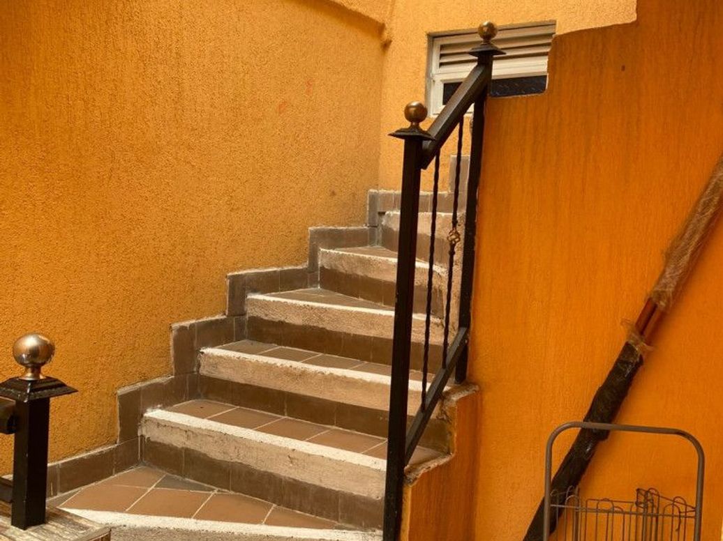 Casa de 8 alcobas en venta en San Carlos, Bogotá, 394 m² · foto 9 de 14