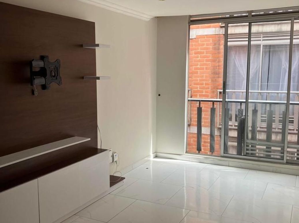 Apartamento de 2 alcobas en venta en Libertador, Bogotá, 42 m² · foto 2 de 20