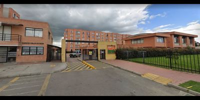 GIA 255

Te presentamos una increíble oportunidad de inversión en el municipio de Mosquera, ubicado en el corazón de Cundinamarca. Se trata de un hermoso apartamento en venta, con una excelente ubicación y una amplia variedad de servicios y comodidades en sus alrededores.

El apto cuenta con 3 alcobas, un baño auxiliar  con todas las comodidades necesarias para tu higiene y bienestar, además de un moderno calentador de agua. La cocina integral, es perfecta para preparar deliciosas comidas y cuenta con doble ventana para una excelente iluminación y ventilación natural.

En los alrededores encontrarás una gran variedad de servicios y comodidades, como colegios, parques, canchas deportivas y zonas verdes para que puedas disfrutar del aire libre con tu familia y amigos. Además, la zona cuenta con una excelente conectividad con el transporte público, permitiéndote llegar a cualquier parte de la ciudad fácilmente.

¡No esperes más y contáctanos hoy mismo para conocer más detalles sobre este maravilloso apartamento en Mosquera! 
