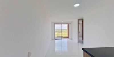 Apartamento en venta de 57m2, con vista exterior, ubicado en un 4°to piso (Torre A Apto 404), acceso por ascensor y escaleras, parqueadero propio descubierto (27). Consta de 2 habitaciones, 2 baños, sala comedor, balcón, cocina integral y zona de lavandería. Tiene piso cerámico en todas sus zonas. El conjunto cuenta con zonas verdes, zona para niños, cancha múltiple, salón social, piscina y vigilancia privada las 24 horas. Cerca a centro comercial Alfaguara; cerca a almacenes de cadena como Éxito y La Gran Colombia; Vías de acceso por la Avenida Cañasgordas y carrera24.
 h_property_nid_ref:  33268536731
 h_property_uuid_detail:  d23cb746-eacf-4660-adff-727b48247e14
 ubicacion: Jamundí,Parque Natura
 Inmueble ofertado por nuestro aliado HABI.