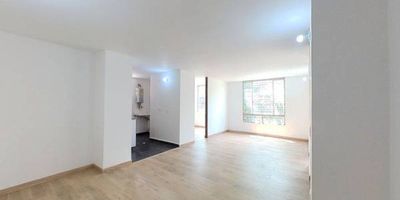 Apartamento en venta de 41 m2, con vista exterior, ubicado en un 1er piso (Torre 5 Apto 103), acceso por ascensor. Consta de 2 habitaciones, 1 baño, sala comedor, cocina integral y zona de lavandería. Tiene piso cerámico en todas sus zonas. El conjunto cuenta con zonas verdes, salón social y vigilancia privada las 24 horas. Cerca a centro comercial Tintal Plaza; cerca a almacenes de cadena Tienda Ara, Éxito, Tienda D1; cerca a Colegio Liceo El Castillo; cerca a paraderos SITP ; Vías de acceso por la Carrera 81D Bis y Calle 7D.
 h_property_nid_ref:  39878251105
 h_property_uuid_detail:  1a7155b7-839f-41de-820e-7f63ff178af3
 ubicacion: Bogotá,Ciudad Techo 2
 Inmueble ofertado por nuestro aliado HABI.