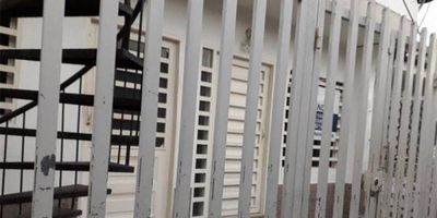 Área de Terreno 102, 4 m2 y construida 143, 36 m2. inmueble de 2 pisos subdividida en 4 unidades de vivienda,  2 baños privados,  3 baños sociales,  4 cocinas,  3 comedores,  4 salas,  8 habitaciones,  patio interior. Vetustez de 8 años..