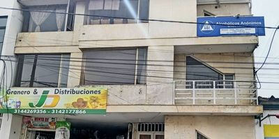 Sala, Comedor, Cocina, 3 Baños, 4 Habitaciones, Patio de Ropas Apartamento Barbosa