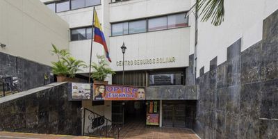 Local conformado por 5 matrículas
Área local 117: 60,43
Área local 119: 50,47
Área local 121: 41,87
Área local 121 A: 68,34
Área local 117 P: 36,13
Disponible para venta 
Inmueble rentando 0,60%