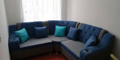 En venta propiedad ubicada en el Conjunto Residencial Oasis de Funza. El apartamento se encuentra en el primer piso, con una superficie total de 59.63 m². El inmueble cuenta con dos habitaciones, dos baños, sala, comedor, cocina integral, patio y se encuentra en buen estado de conservación. El conjunto residencial ofrece servicios como asador, salón de eventos, gimnasio, juegos infantiles, recepción y fácil acceso a escuelas cercanas. Se permiten mascotas en el lugar.   DFF-584
