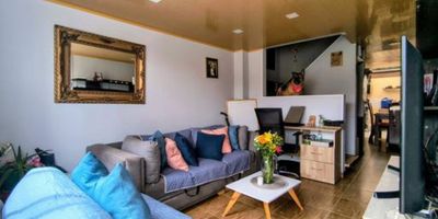 Casa en el conjunto Residencia San Andres I, Ubicada en Funza- Cundinamarca .

Esta casa tiene un area Cosntruida de 62.32 mts y Privada de 57.65. distribuidos asi:

piso 1 : 23.41 + 6.85 de patio : Sala comedor , cocina , zona de lavado , baño social y deposito .

piso 2: 20.94, ! Baño Completo, y 2 Habitaciones

piso 3: 13.30, habitación principal y Vestier

1 Parqueadero propio descubierto de uso exclusivo #33 , Estrato 3, Administración 124.200. El conjunto cuenta con parque infantil, salón social , parqueadero de visitantes, zonas verdes, gym biosaludable.     DFF-006
