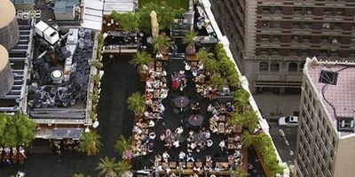 Edificio de oficinas, cinco pisos mas mezanine, tiene ocho garajes, espacios abiertos, ubicado en sector estratégico, uso comercial