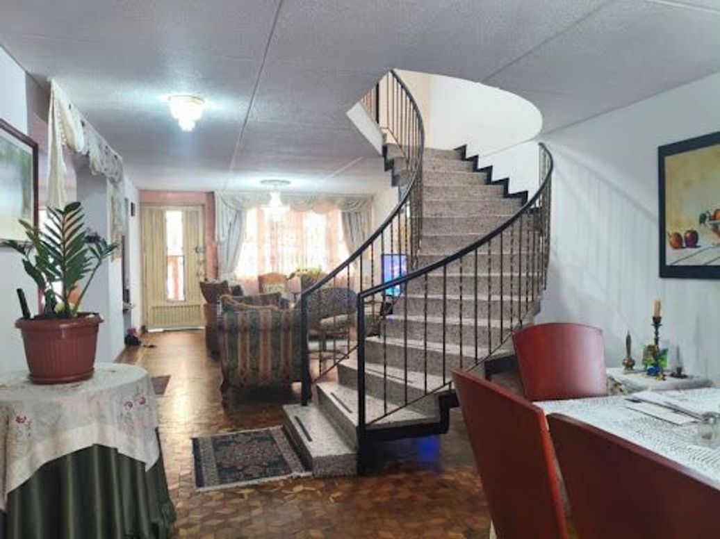 Casa de 7 alcobas en venta en Santa Isabel, Bogotá, 273 m² · foto 4 de 20