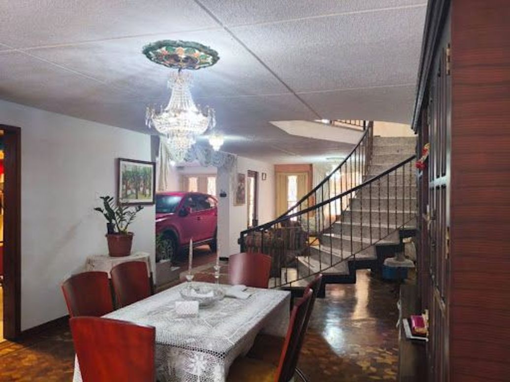 Casa de 7 alcobas en venta en Santa Isabel, Bogotá, 273 m² · foto 3 de 20