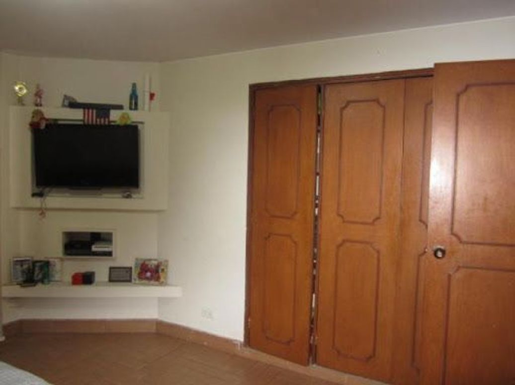Casa de 4 alcobas en venta en Alhambra, Bogotá, 346 m² · foto 4 de 18