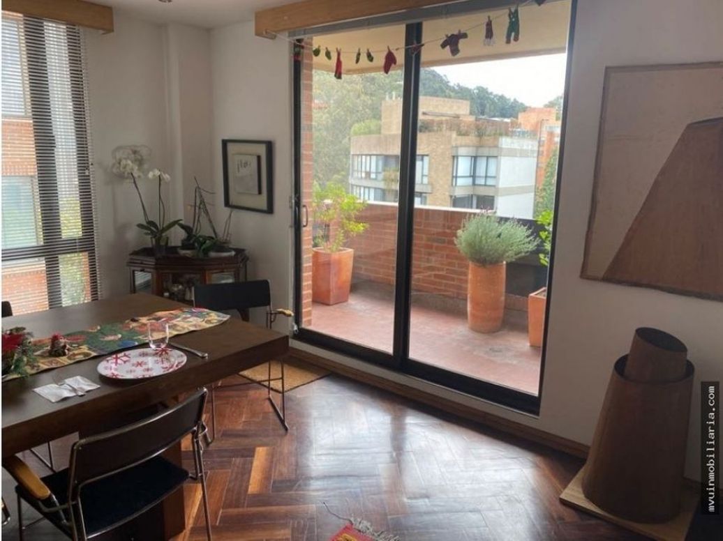 Apartamento de 3 alcobas en venta en Los Rosales, Bogotá, 192 m² · foto 3 de 14