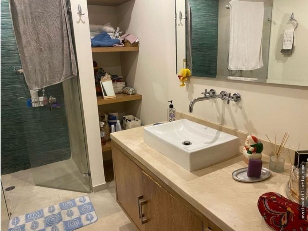 Apartamento de 3 alcobas en venta en Los Rosales, Bogotá, 192 m² · foto 12 de 14