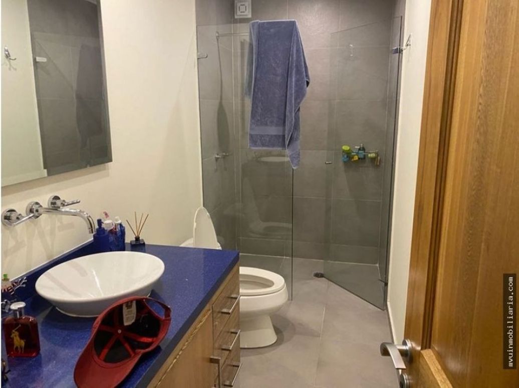 Apartamento de 3 alcobas en venta en Los Rosales, Bogotá, 192 m² · foto 13 de 14