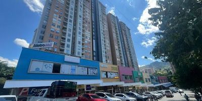 Se arrienda local, con campana extractora ubicado en zona residencial, muy bien ubicado, con buenas rutas de transporte Agenda cita Robinson 3013959075