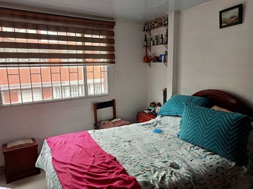 Casa de 13 alcobas en venta en La Laguna, Bogotá, 317 m² · foto 10 de 18