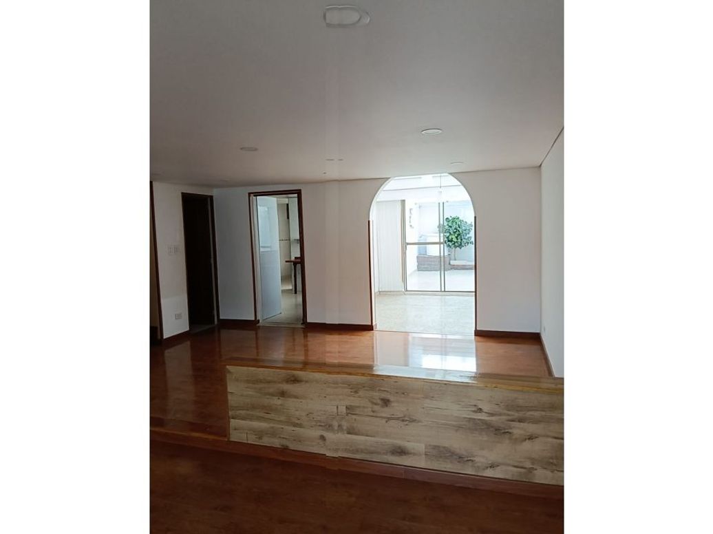 Casa de 5 alcobas en venta en Villa Claudia, Bogotá, 180 m² · foto 3 de 20