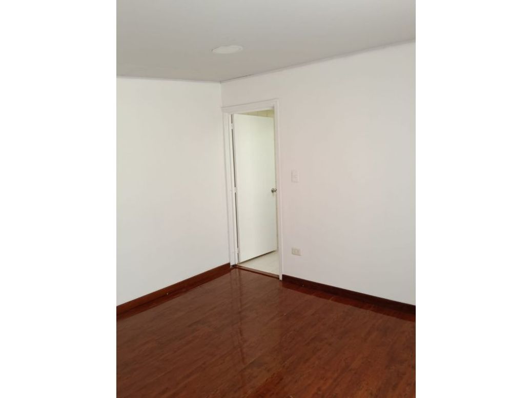 Casa de 5 alcobas en venta en Villa Claudia, Bogotá, 180 m² · foto 10 de 20