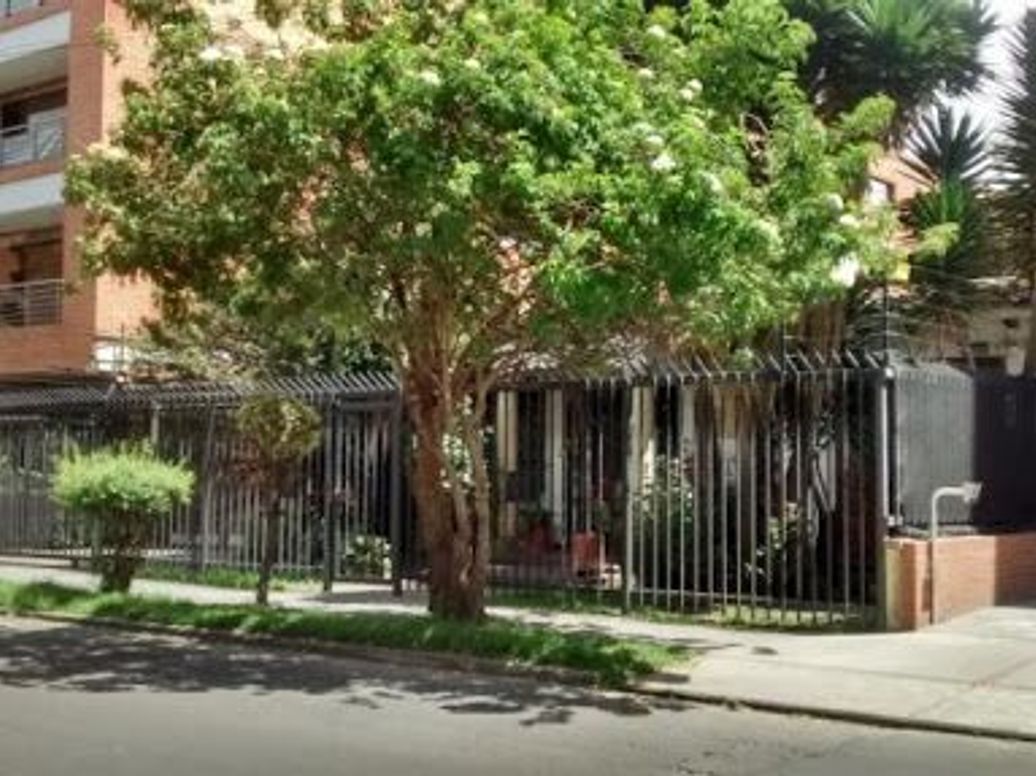 Casa de 4 alcobas en venta en Santa Barbara, Bogotá, 595 m² · foto 5 de 5