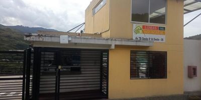 SE ALQUILA, en el aguacatal, en conjunto residencial Lomas del aguacatal, en el noveno piso, con un área de 50 mts, el cual consta de sala comedor con balcón, cocina integral, dos habitaciones con sus respectivos closet, estudio, baño social, zona de aseo, la unidad salón social, piscina para adultos y niños, zona de juegos infantiles, parqueadero comunitario, excelente vista, fresco, e iluminado fácil documentación.