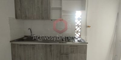 Casa en arriendo, La Estrella, sector Poblados del sur, Segundo piso, 65 mts, 2 alcobas, 2 closets, 1 baño, sala comedor, cocina integral con red de gas, zona de ropas y terraza. Información sujeta a cambios. Las imágenes de muebles, enseres, decoración y demás elementos son una referencia. Arrienda Activos y Bienes, Inmobiliaria experta en administración, arrendamiento y venta de apartamentos, casas, locales, bodegas y oficinas en el Oriente Antioqueño, Medellín y toda el área Metropolitana.