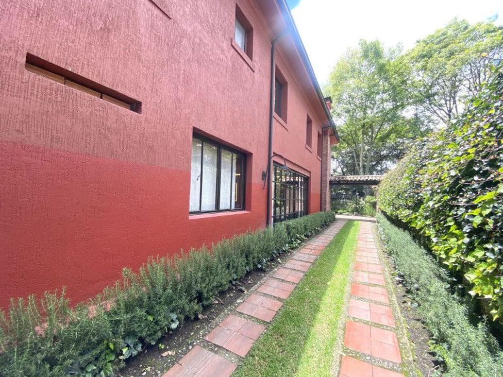 Casa de 5 alcobas en venta en El Nogal, Bogotá, 453 m² · foto 14 de 16