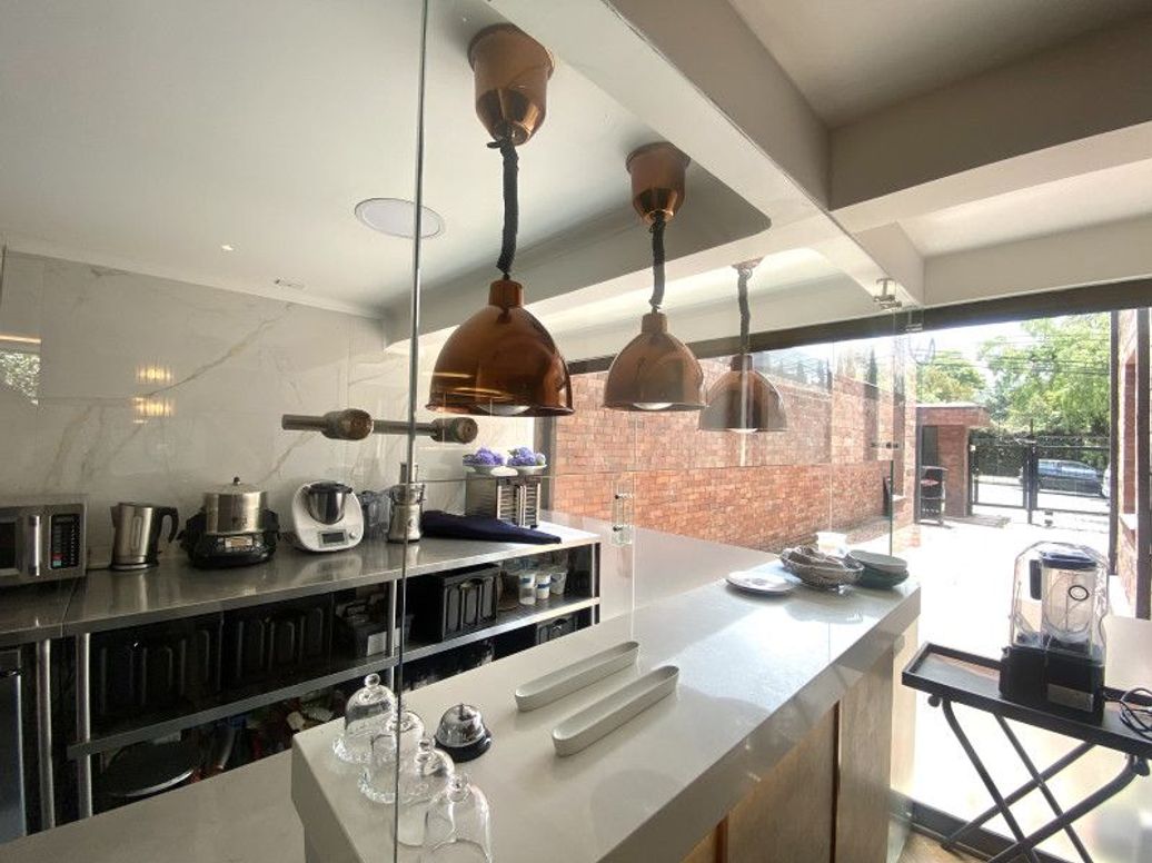 Casa de 5 alcobas en venta en El Nogal, Bogotá, 453 m² · foto 12 de 16