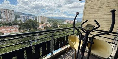 99mts 
3 cuartos 
2.5 baños
Pisos porcelanato y cuartos laminados madera
Halla tv
Mira a.Ruitoque
Piso 9
1 parqueadero bodega grande
600millones
457mil de.admi