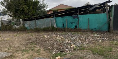 Excelente lote dentro de urbanización con cajas listas, planos, licencia aprobada y vigente. actualmente ya hay 10 casas construidas. el lote queda junto al que será el parque infantil (esquinera), por lo que su diseño es muy iluminado.