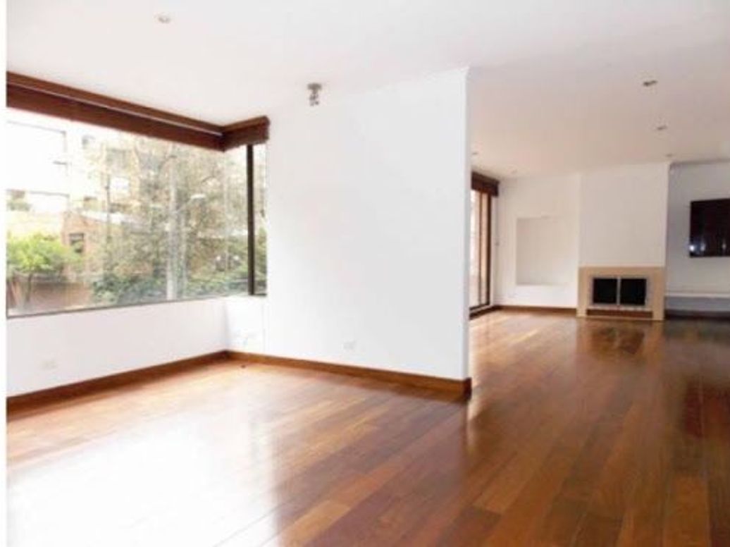 Apartamento de 3 alcobas en venta en Los Rosales, Bogotá, 322 m² · foto 2 de 10