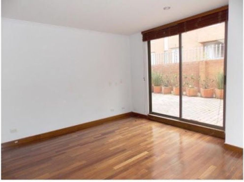 Apartamento de 3 alcobas en venta en Los Rosales, Bogotá, 322 m² · foto 4 de 10