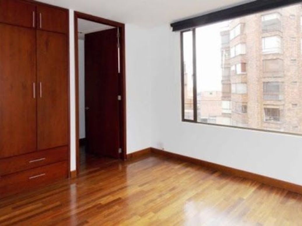 Apartamento de 3 alcobas en venta en Los Rosales, Bogotá, 322 m² · foto 5 de 10