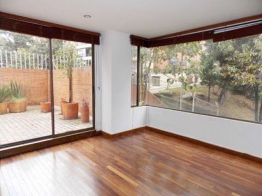 Apartamento de 3 alcobas en venta en Los Rosales, Bogotá, 322 m² · foto 3 de 10