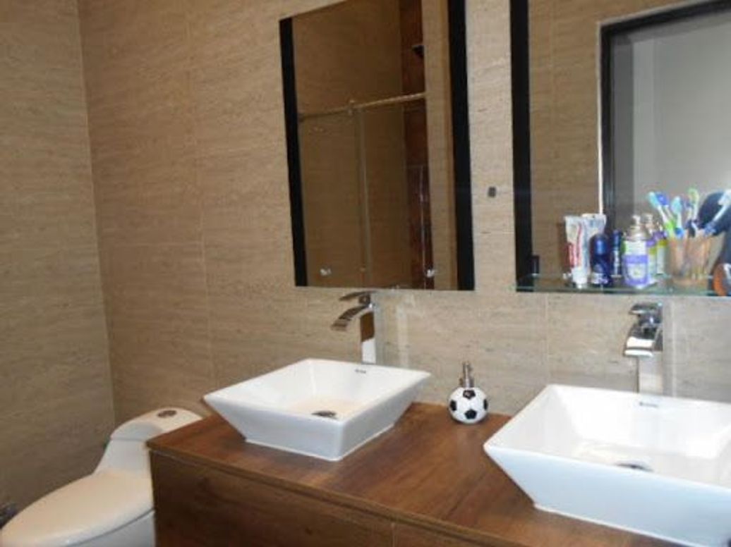 Apartamento de 4 alcobas en venta en Santa Barbara, Bogotá, 243 m² · foto 15 de 18