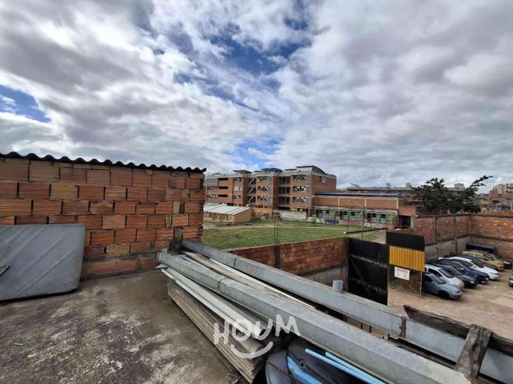 Casa de 5 alcobas en venta en Gran Britalia, Bogotá, 315 m² · foto 17 de 19
