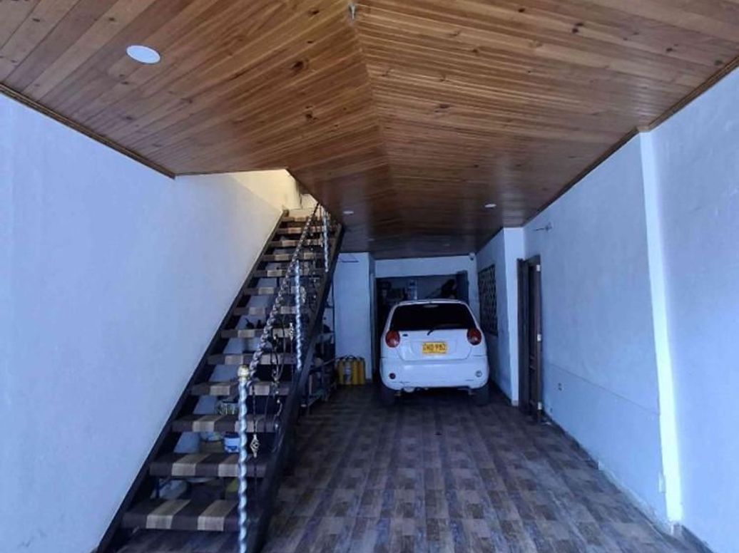 Casa de 5 alcobas en venta en Gran Britalia, Bogotá, 315 m² · foto 4 de 19