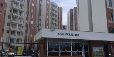 Se alquila apto en Conjunto R. El Guayacan 4 piso con excelentes acabados para estrenar, cocina totalmete equipada, zona de oficios, sala coedor con balcon, estudio con opcion de otro cuarto, 2 habitaciones la principal con su baño mas baño social, full cacabados, iluminado, fresco, no esperes mas para tomar el apto ideal para ti agenda tu cita ya.