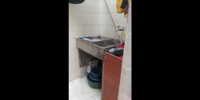 ?¡Apartamento en Venta en Alamos- Engativa, Bogota! ?

     Área:47 M2

     Ubicación:casa 3 pisos,vista interior,3 habitaciones,1 baño,sala comedor,cocina

     Parqueadero comunal,zona de lavanderia

??‍?Administración: $ 105.000 Cop

? Ubicación Estratégica:Conjunto plazuela de alamos 1

✔️ Vías principales ? Calle 72,Calle 63,Cra 96,Av ciudad de cali

✔️ Centros comerciales cerca ?️ Cc Diver plaza,Nuestro Bogota

✔️ Cerca de Almacenes de cadena ? Exito,Olimpica,D1,Ara

✔️ Próximo al Colegio y universidades ?

? Beneficios del conjunto:

✔ Zonas verdes y espacio para niños ??

✔ Salón comunal para eventos y reuniones ?

✔ Vigilancia privada 24/7 ?️

? ¡No pierdas esta oportunidad y agenda tu visita hoy mismo!   DXD-214 
