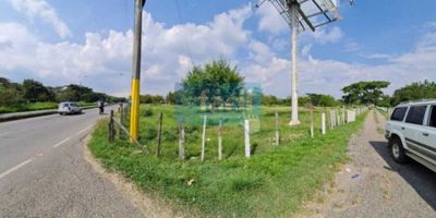 Vendemos Lote (vía panamericana, - Jamundí a Cali) para uso institucional, agrícola, ganadero o comercial. Exceclente ubicación, con 130 Mts Aprox. de longitud sobre la vía y fondo de 400 mts. Aproximadamente. 
