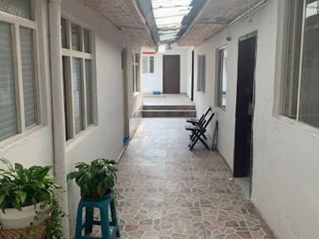 Casa de 6 alcobas en venta en Fontibón, Bogotá, 279 m² · foto 3 de 8
