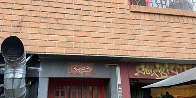 Inmueble ubicado cerca a la universidad Bellas Artes, en el edificio Cervantes, este cuenta con buenos espacios y buenas rutas de acceso.
2 alcobas
1 baño
sala comedor
cocina semi integral
zona de ropa