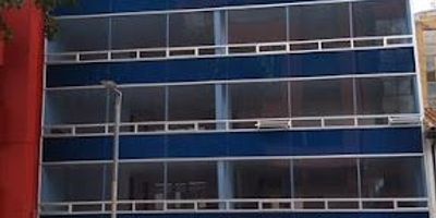 Excelente local comercial sobre vía principal, área abierta, sector financiero