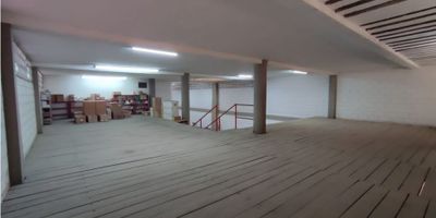 Bodega en arriendo El Bosque - Cartagena

Cuenta con 500 metros cuadrados, está ubicada en excelente zona, amplio espacio, ideal para almacenamiento, u oficinas, cuenta con mezanine, altura para el ingreso de contenedores, ubicada en zonas industriales, sobre vía principal, a 10 minutos del Centro histórico de la ciudad de Cartagena, zonas comerciales, cerca al puerto de Cartagena.

La bodega es duplex.

El canon es + iva.

Código wasi: 6215356
