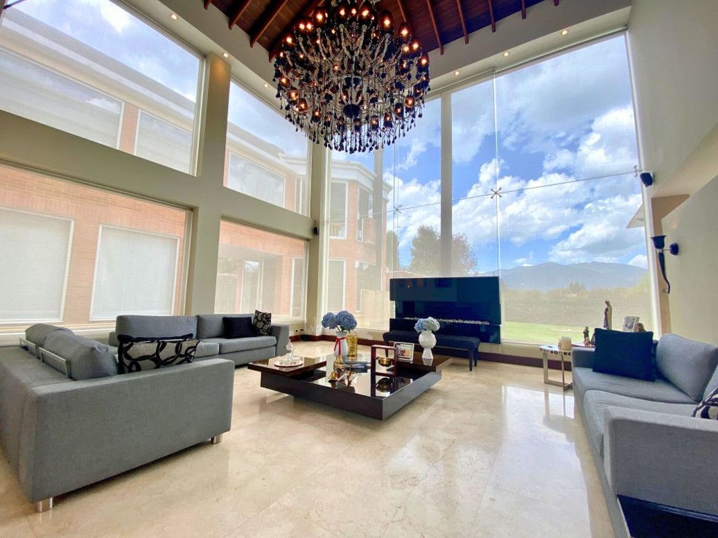 Casa de 5 alcobas en venta en Casa Blanca, Bogotá, 850 m² · foto 2 de 20